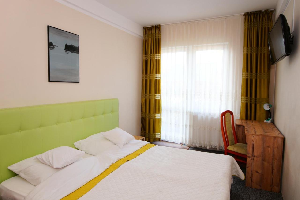 Koral Hotel Chłapowo Bagian luar foto